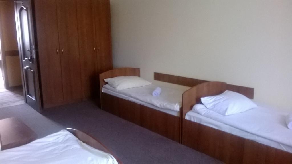 Hostel Milosz Grabowiec  Zimmer foto