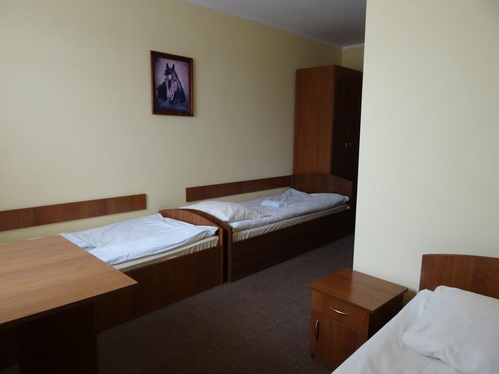 Hostel Milosz Grabowiec  Zimmer foto