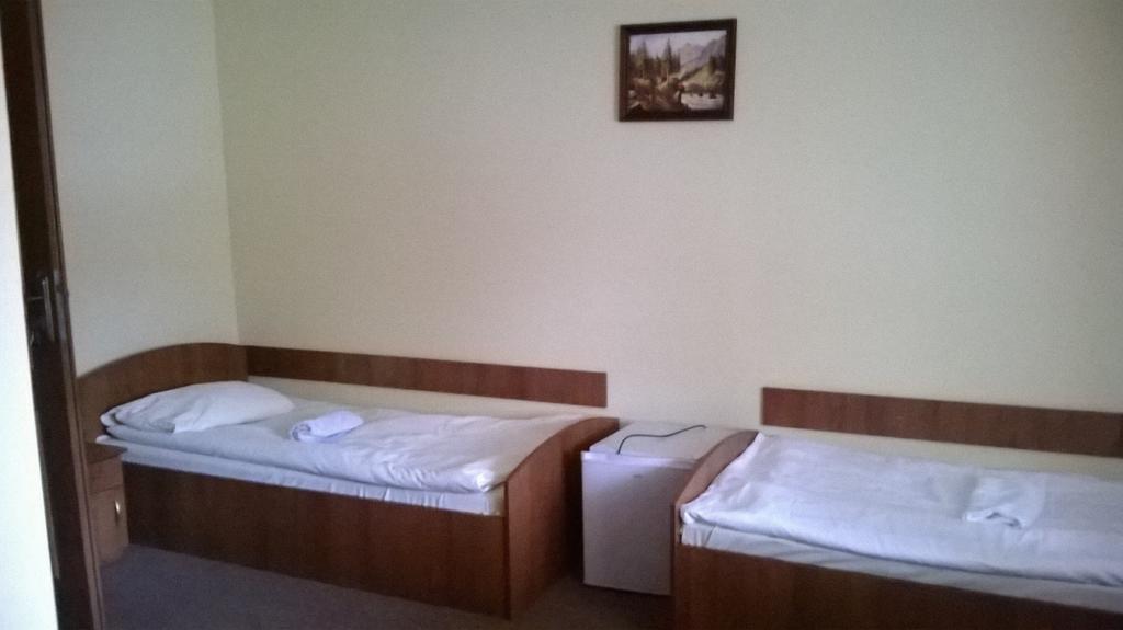 Hostel Milosz Grabowiec  Zimmer foto